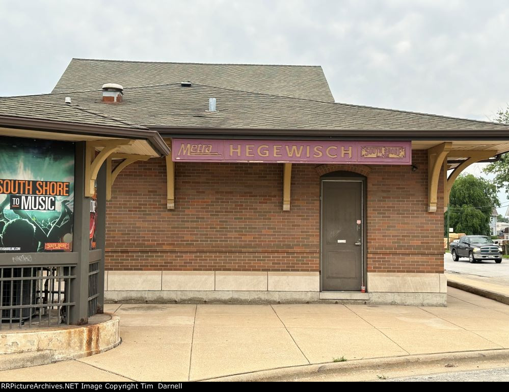 Hegewisch station sign showing RR's